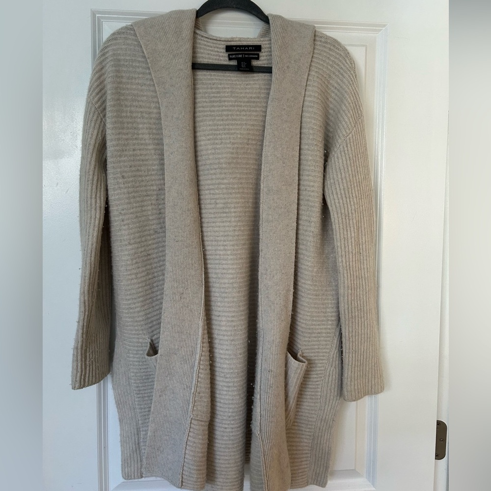 Tahari Women's Cashmere sweater